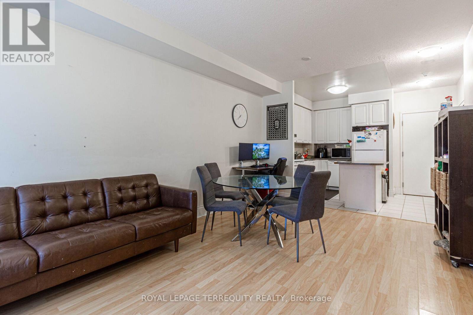 226 - 3888 Duke Of York Boulevard, Mississauga, Ontario  L5B 4P5 - Photo 8 - W13810350