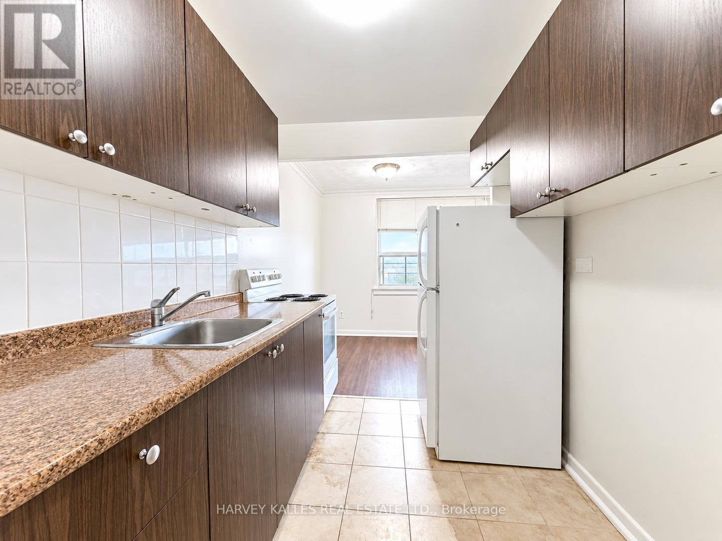 402 - 1490 Eglinton Avenue W, Toronto, Ontario M6E 2G5 - Photo 5 - W13798440