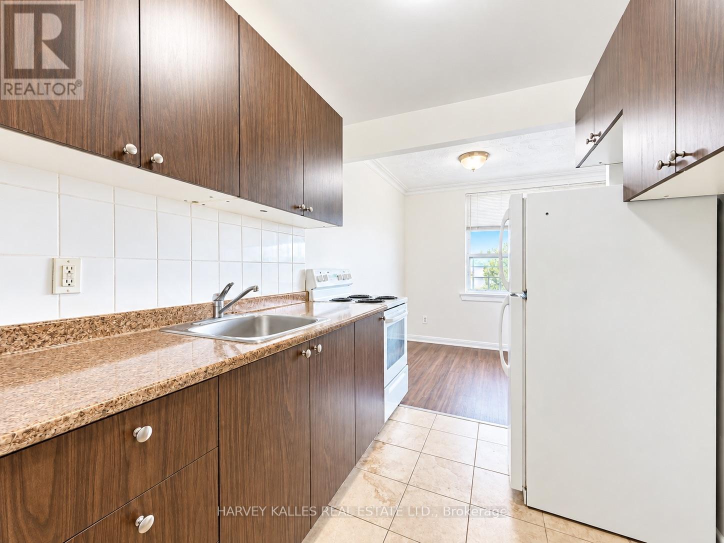 402 - 1490 Eglinton Avenue W, Toronto, Ontario M6E 2G5 - Photo 7 - W13798440