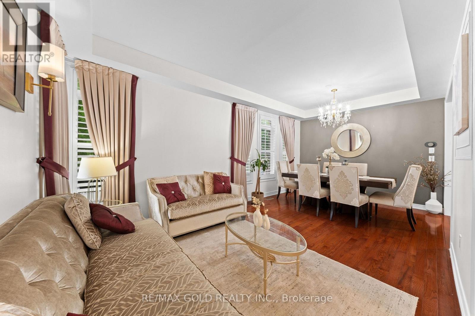 29 Royal Links Circle, Brampton, Ontario  L6P 2Z9 - Photo 5 - W13809574