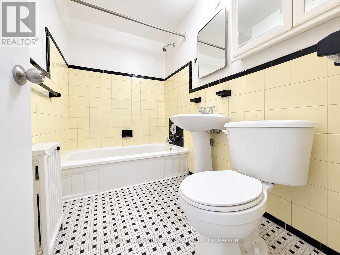402 - 1490 Eglinton Avenue W, Toronto, Ontario M6E 2G5 - Photo 13 - W13798440