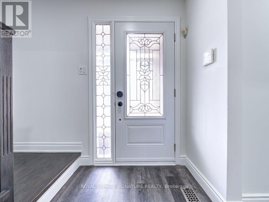 370 Hansen Road, Brampton, Ontario  L6V 3P7 - Photo 4 - W13779588