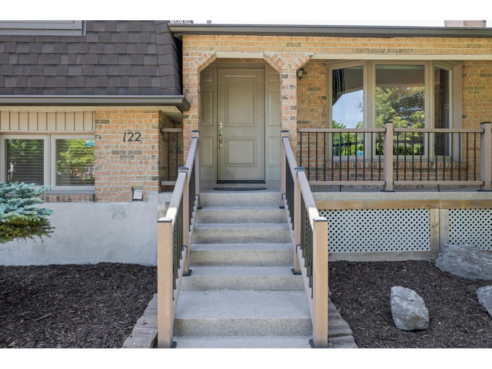 122 Rue de Berne Kirkland Quebec Canada H9J2W9 4