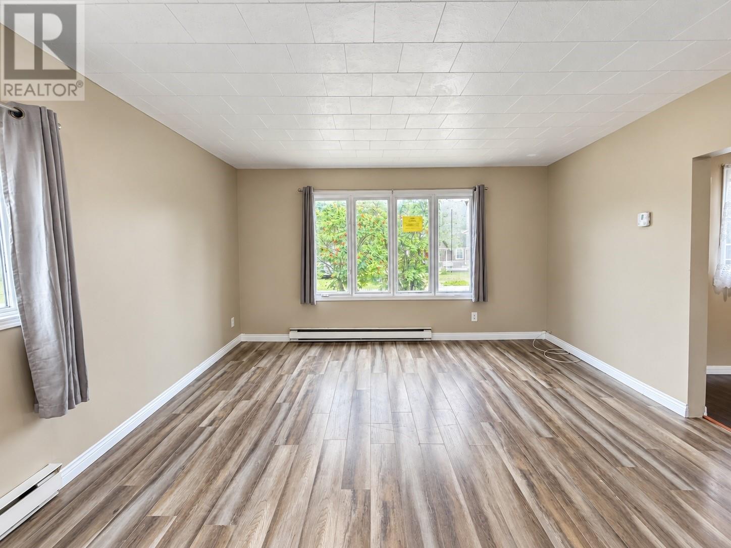 73 Beach Avenue, Salmon Cove — photo 4