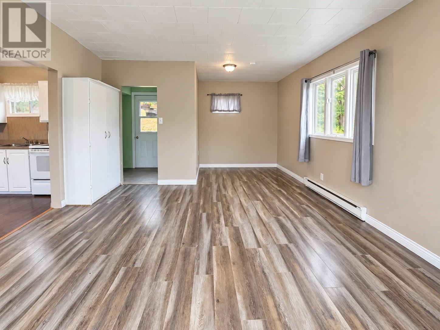 73 Beach Avenue, Salmon Cove — photo 7