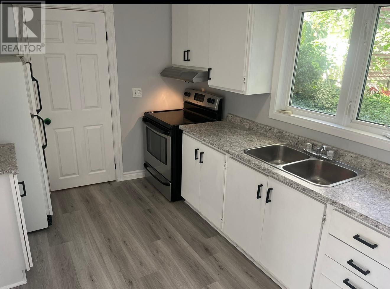 30 Boncloddy Street, St.John's — photo 4