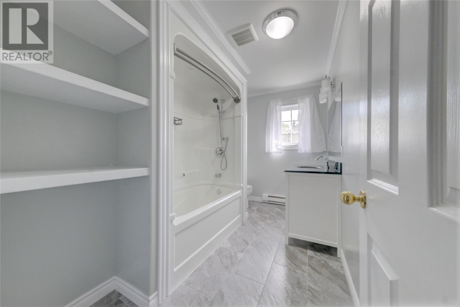 18 Mountainview Road, Massey Drive — photo 8