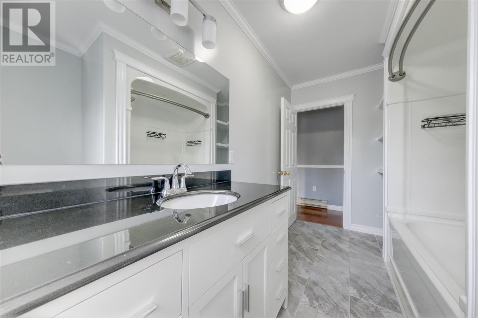 18 Mountainview Road, Massey Drive — photo 9