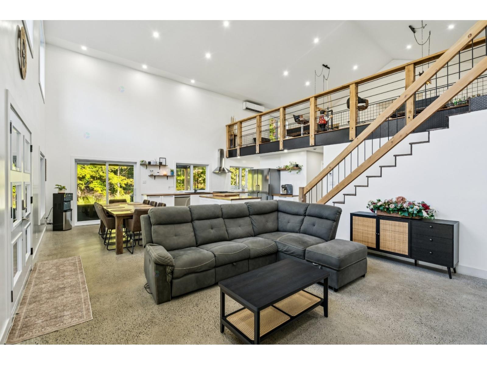 3995 Rue Antoine-Labelle Franklin Quebec Canada J0S1N0 5