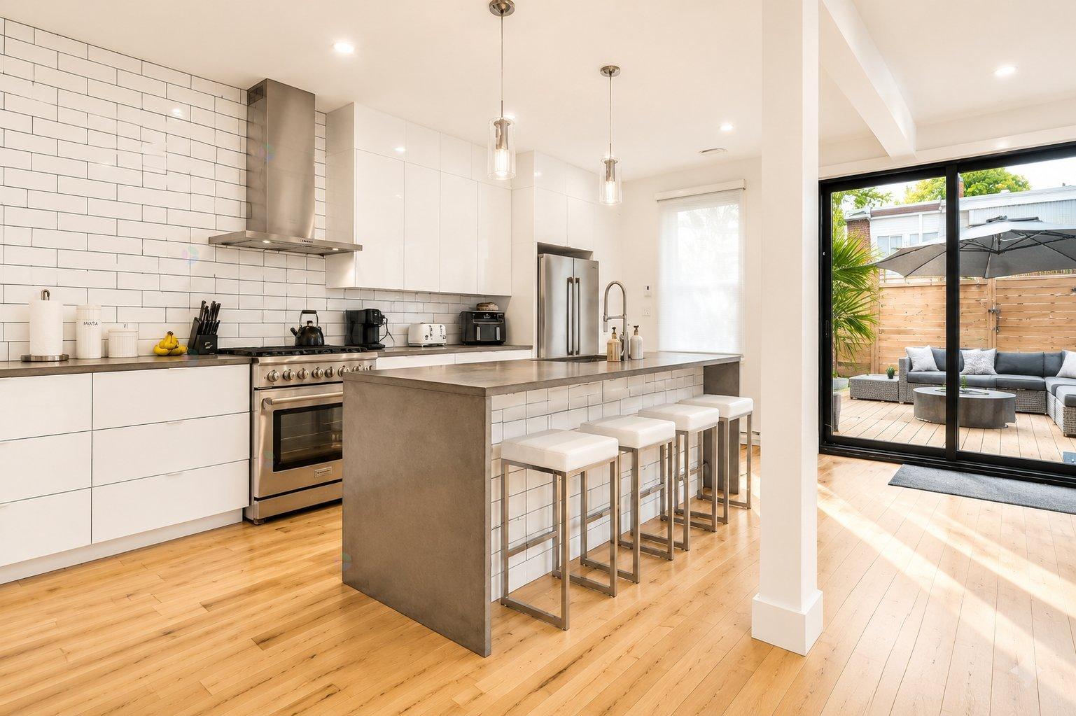 5925 Rue Mazarin Montréal (Le Sud-Ouest) Quebec Canada H4E2X1 3