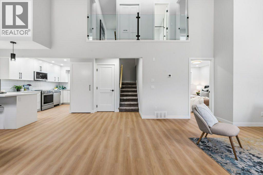 64 Doverview Place SE, Calgary, Alberta  T2B 1Z5 - Photo 3 - A2344806