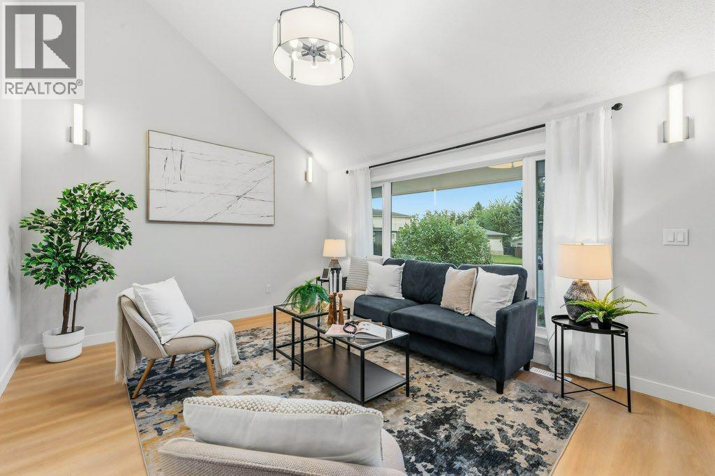 64 Doverview Place SE, Calgary, Alberta  T2B 1Z5 - Photo 5 - A2344806