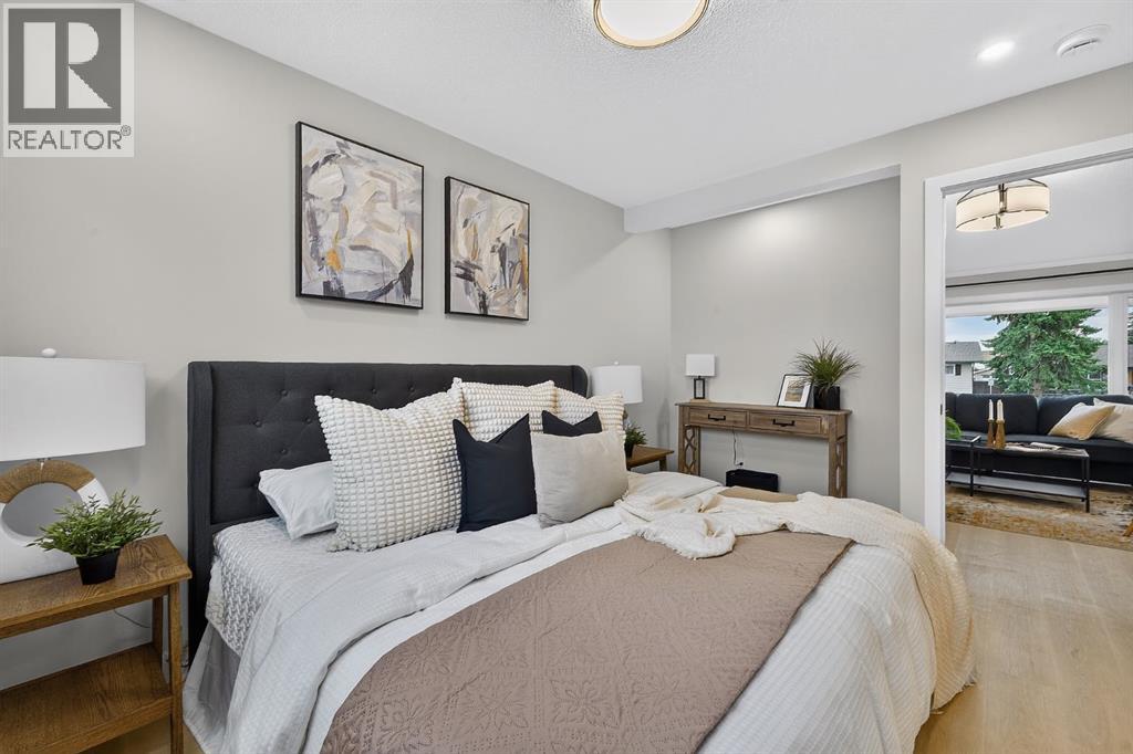 64 Doverview Place SE, Calgary, Alberta  T2B 1Z5 - Photo 17 - A2344806