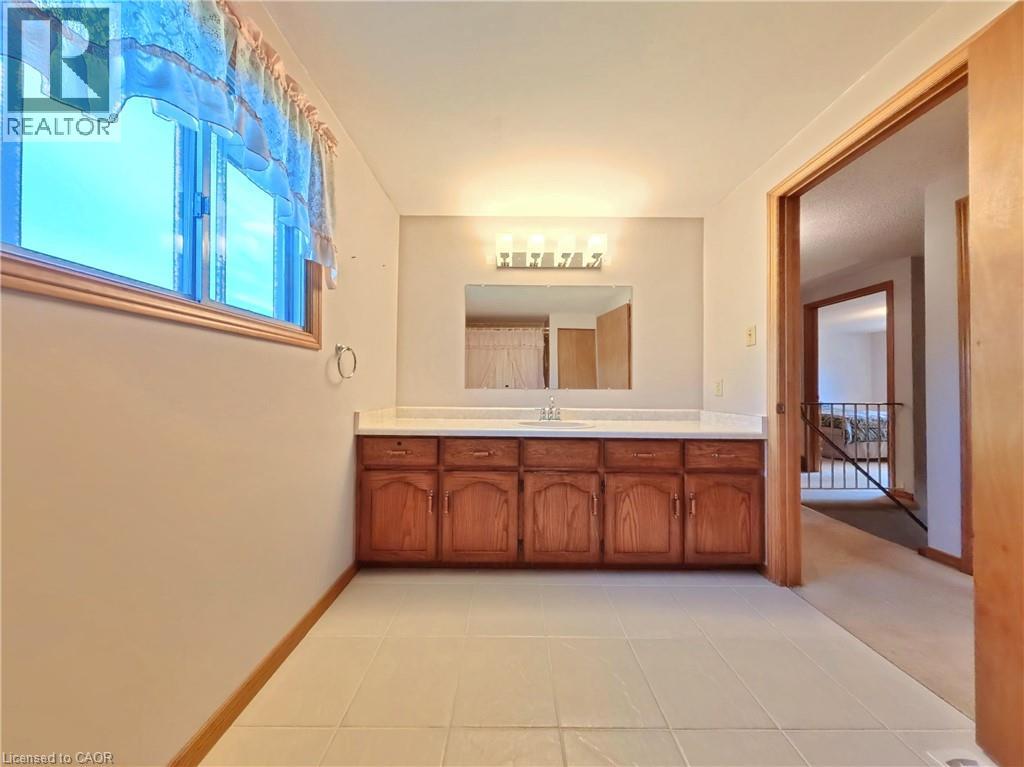 56 Scenic Wood Crescent, Kitchener, Ontario  N2A 3N6 - Photo 29 - 40865235