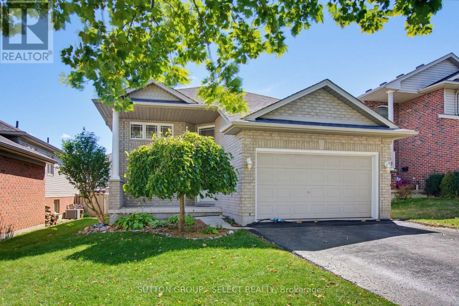858 Cresthaven Crescent, London South, Ontario  N6K 4W4 - Photo 2 - X13810362