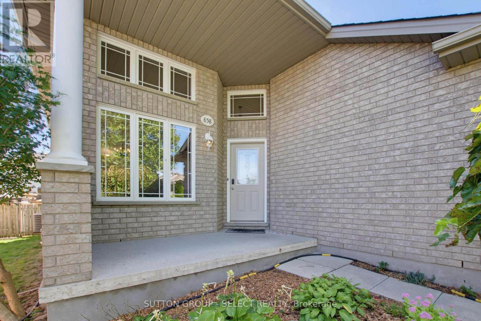 858 Cresthaven Crescent, London South, Ontario  N6K 4W4 - Photo 4 - X13810362