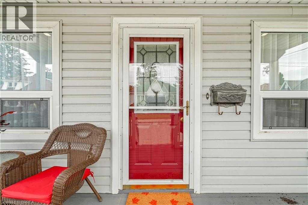 24 Elliott Avenue, Brantford, Ontario  N3T 1E5 - Photo 3 - 40864719