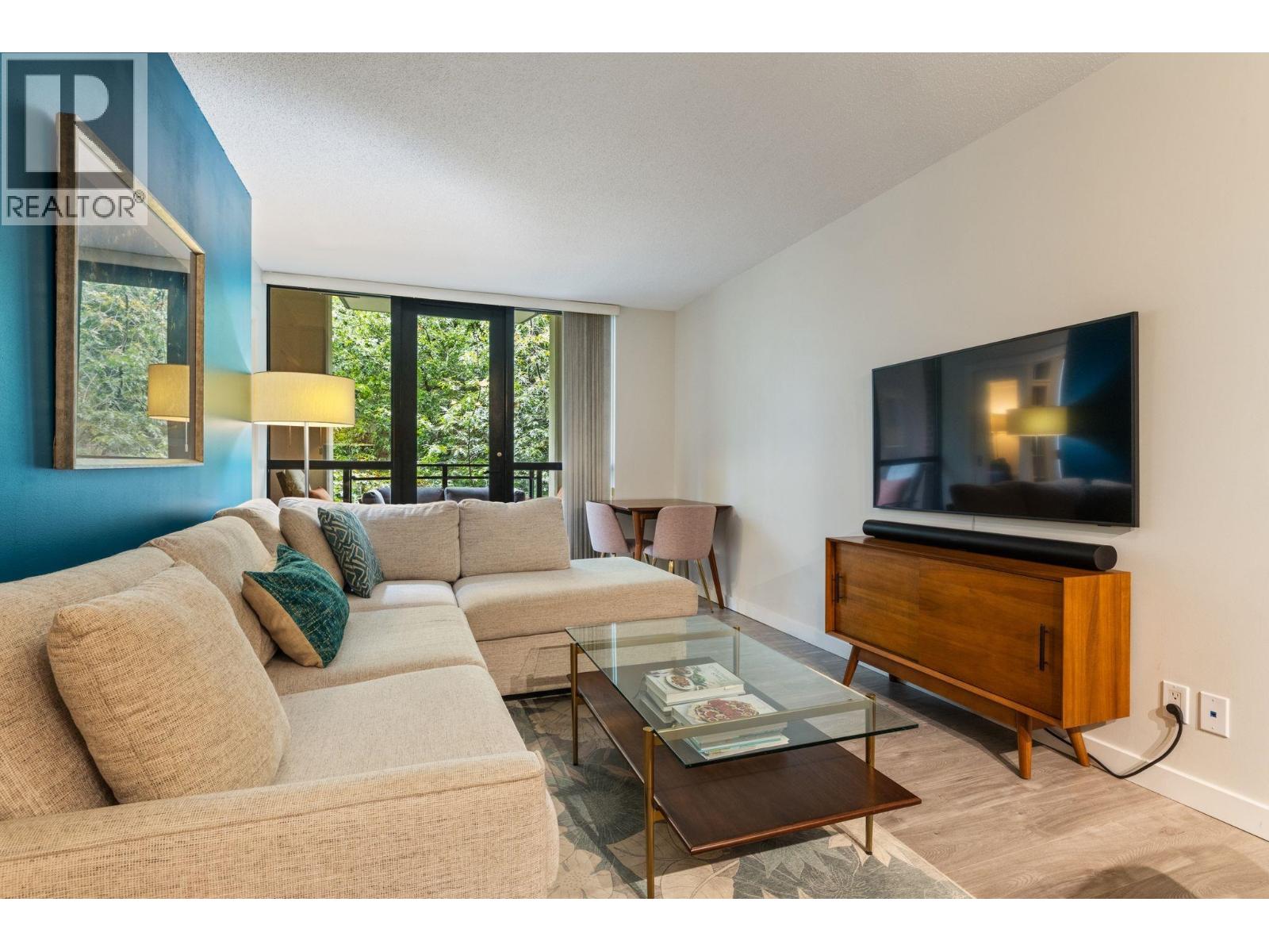 306 977 Mainland Street, Vancouver, British Columbia  V6B 1T2 - Photo 3 - R3167694
