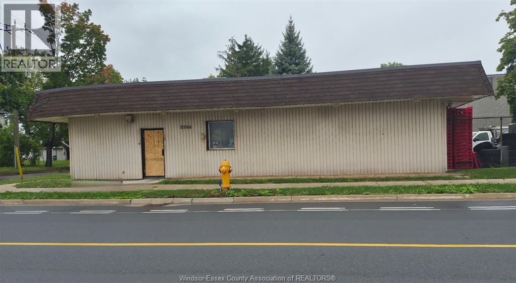 MLS# 26023181: 3746 SANDWICH STREET, Windsor, Canada