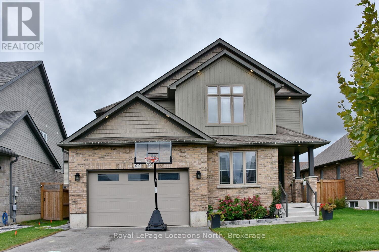 22 Portland Street, Collingwood, Ontario  L9Y 0W9 - Photo 2 - S13810462