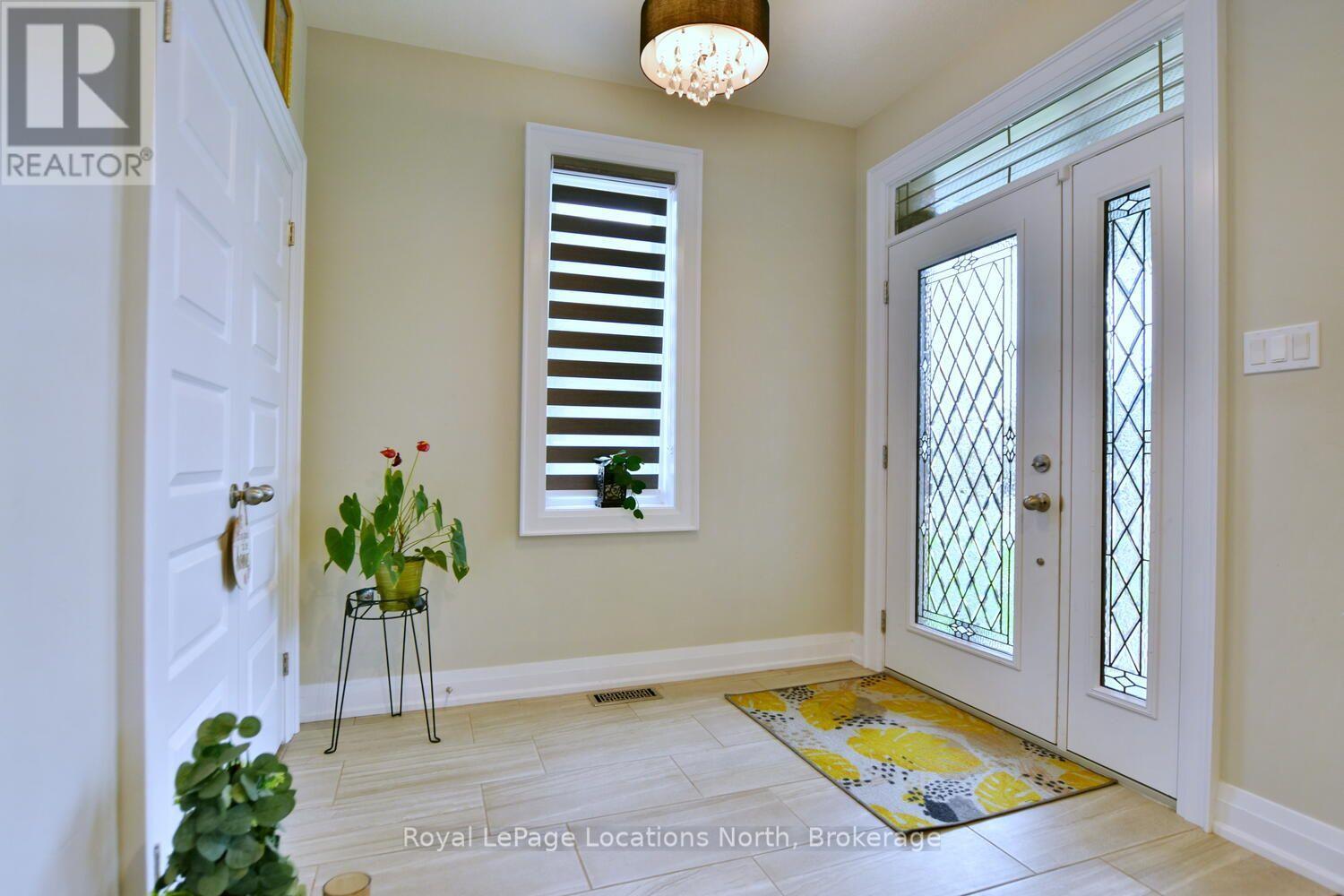 22 Portland Street, Collingwood, Ontario  L9Y 0W9 - Photo 3 - S13810462