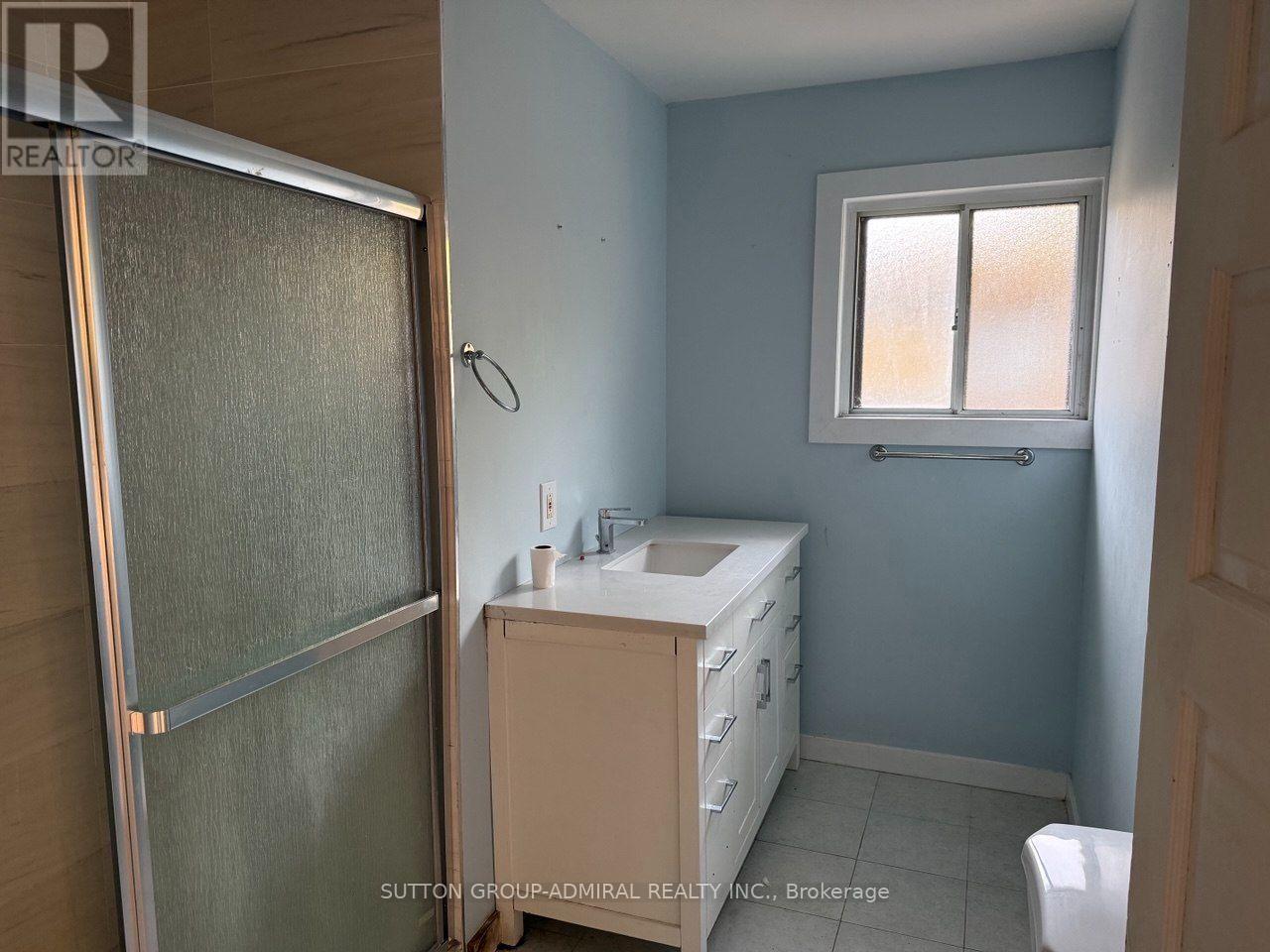 284 Kenwood Avenue, Georgina, Ontario  L4P 2X5 - Photo 9 - N13737266