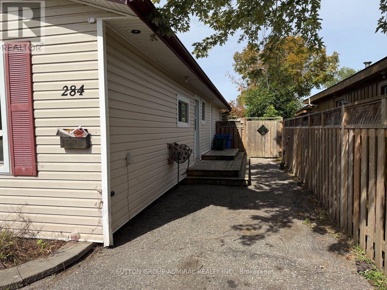 284 Kenwood Avenue, Georgina, Ontario  L4P 2X5 - Photo 2 - N13737266