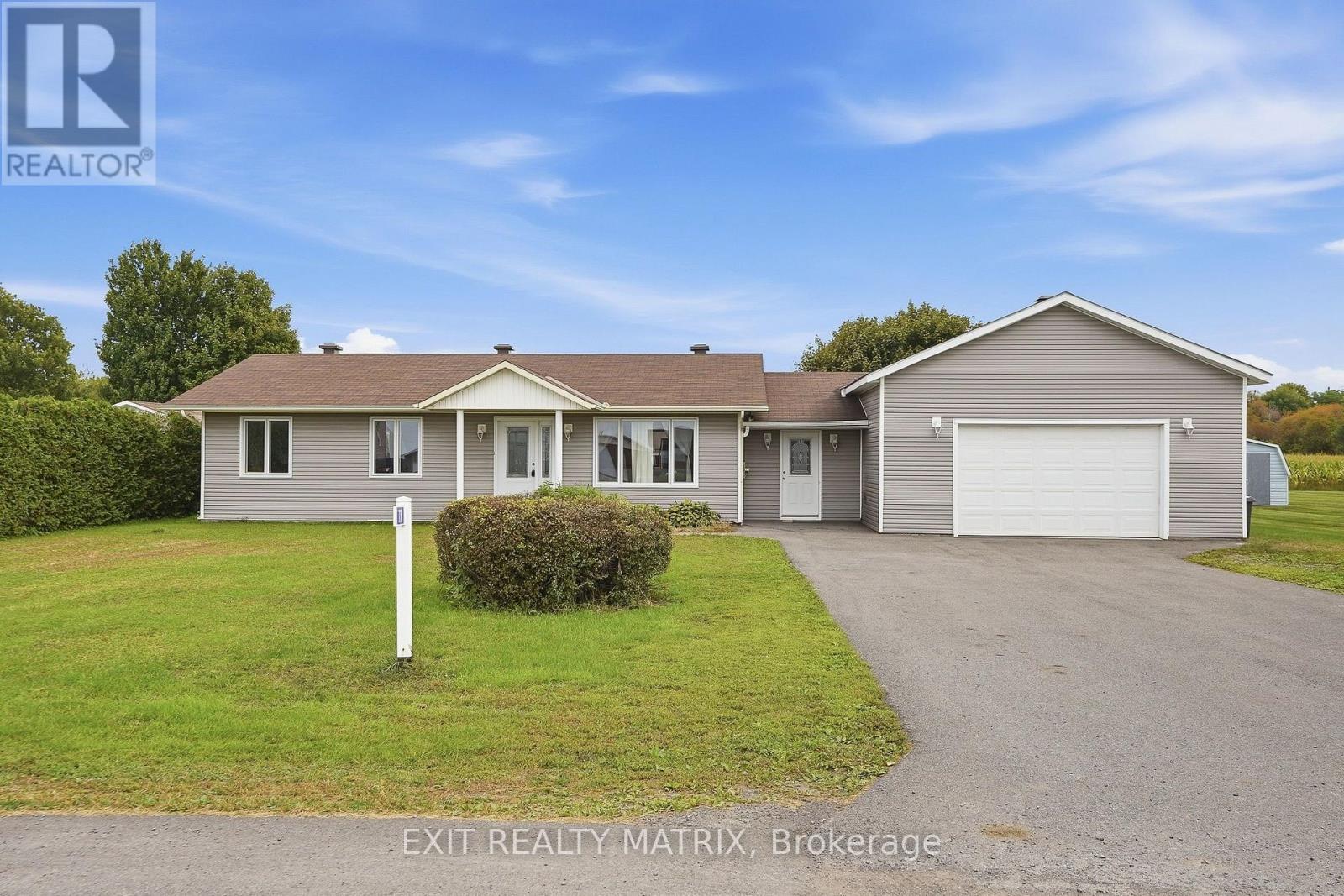 776 Route 11 Road, Alfred And Plantagenet, Ontario  K0B 1C0 - Photo 2 - X13810384