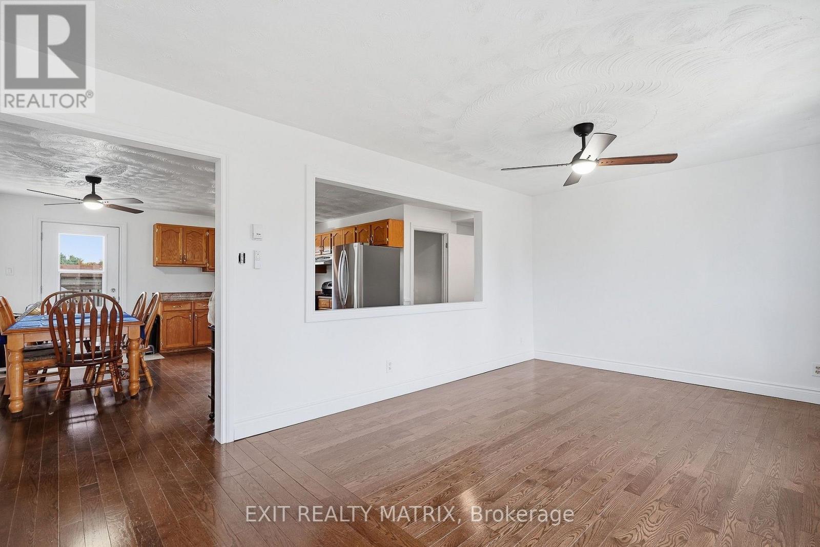 776 Route 11 Road, Alfred And Plantagenet, Ontario  K0B 1C0 - Photo 4 - X13810384