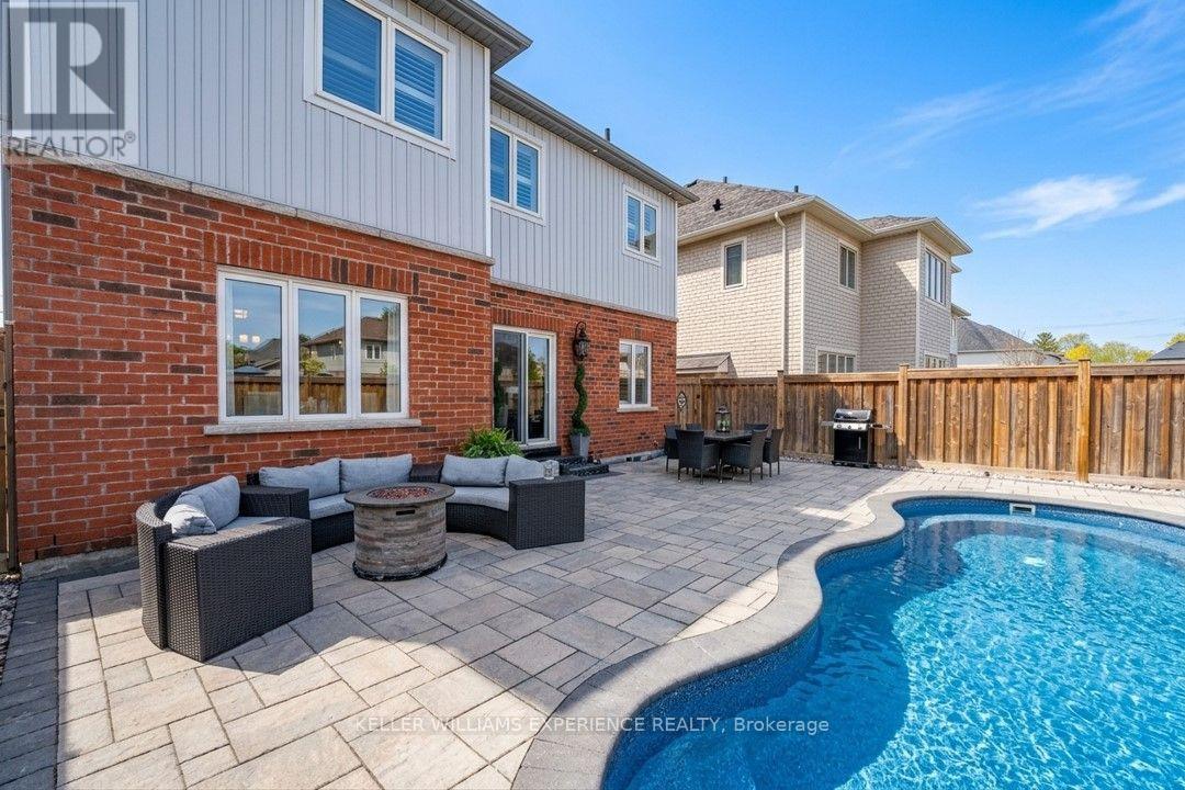 105 Decarolis Crescent, Essa, Ontario L3W 0B4 - Photo 35 - N13759486