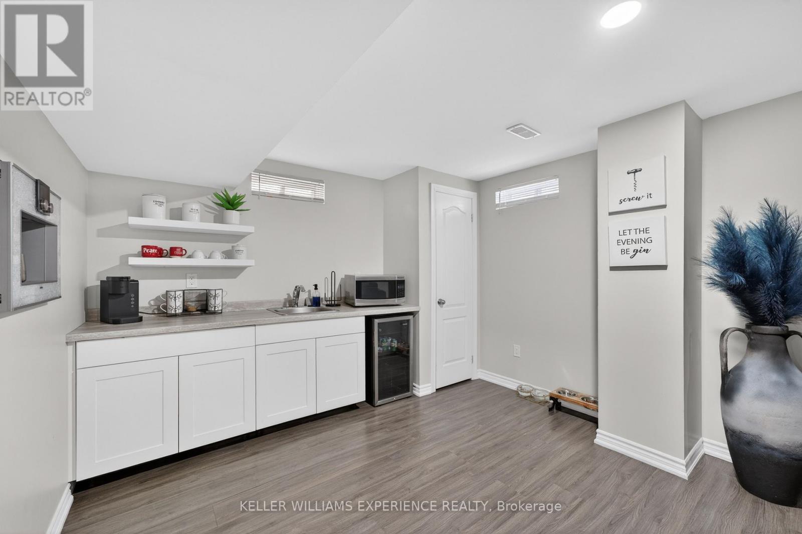 105 Decarolis Crescent, Essa, Ontario L3W 0B4 - Photo 31 - N13759486