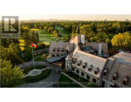 10 WOODMERE COURT, Toronto, Ontario