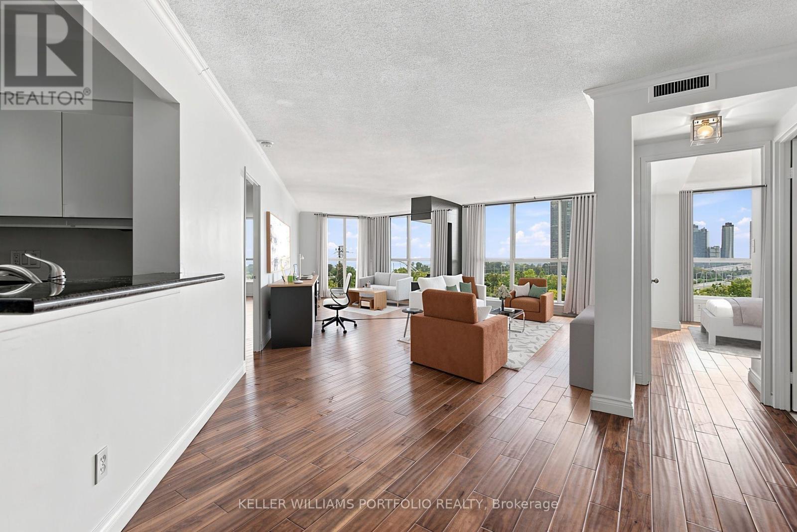 940 - 22 SOUTHPORT STREET, Toronto, Ontario