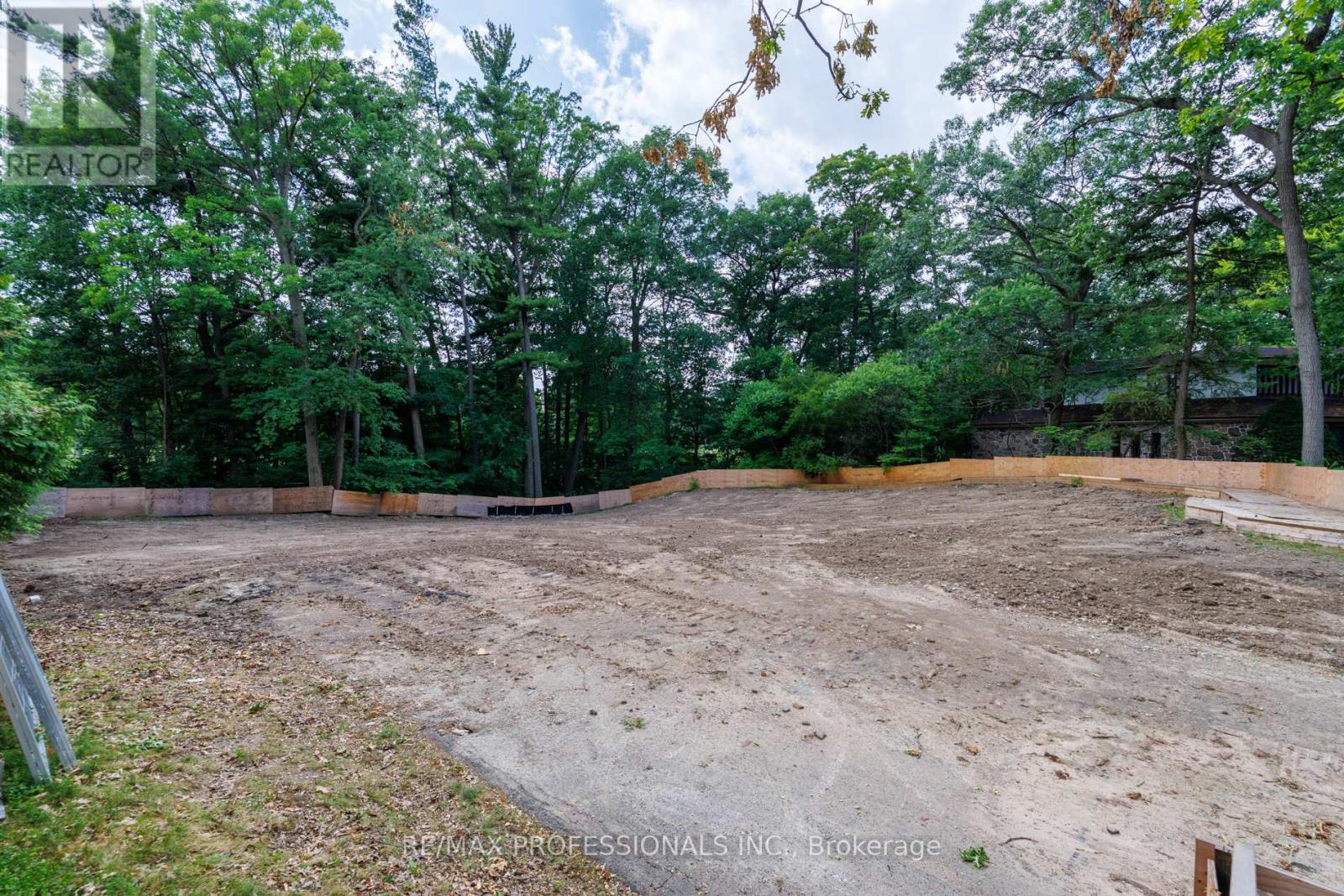 10 Woodmere Court, Toronto, Ontario  M9A 3J1 - Photo 10 - W13535100