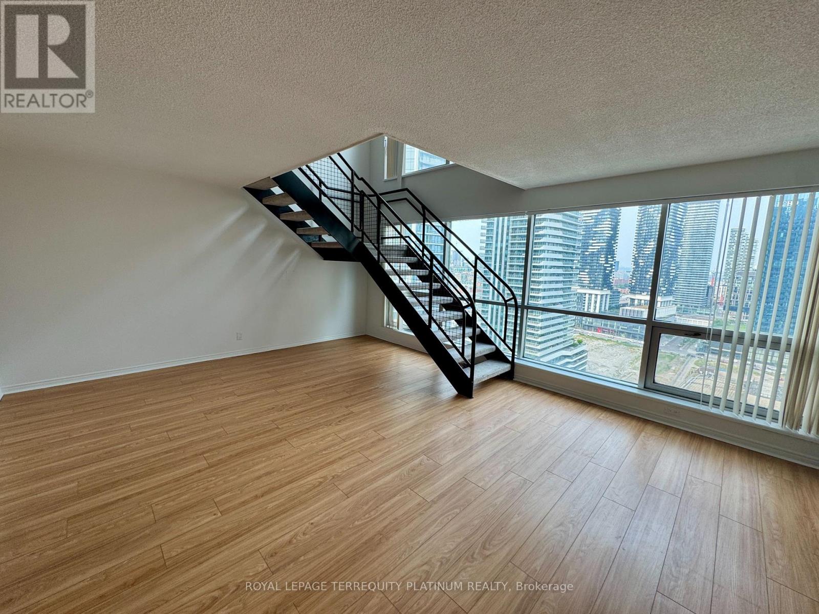 2409 - 10 Yonge Street, Toronto, Ontario  M5E 1R4 - Photo 3 - C13810412