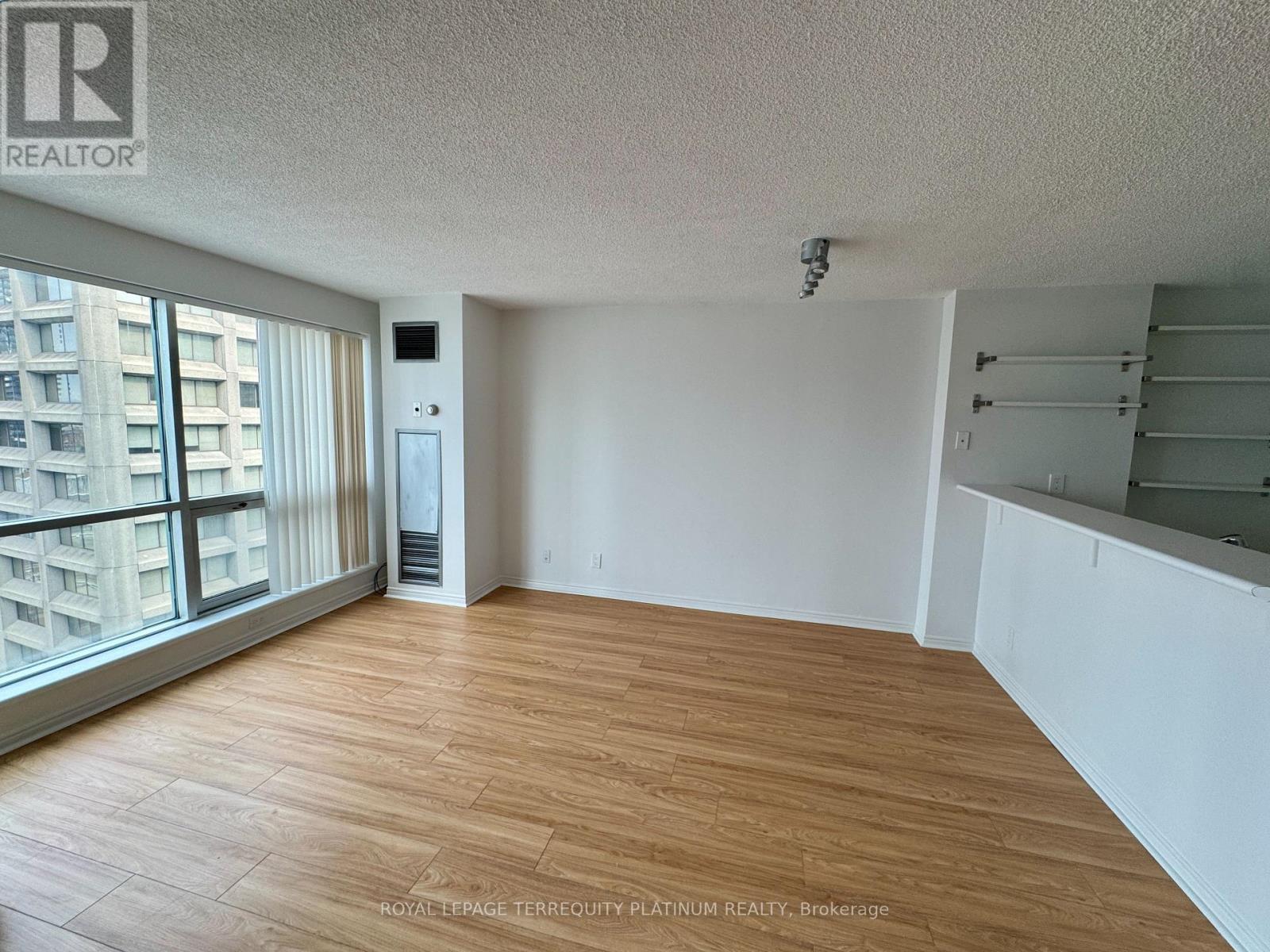 2409 - 10 Yonge Street, Toronto, Ontario  M5E 1R4 - Photo 4 - C13810412