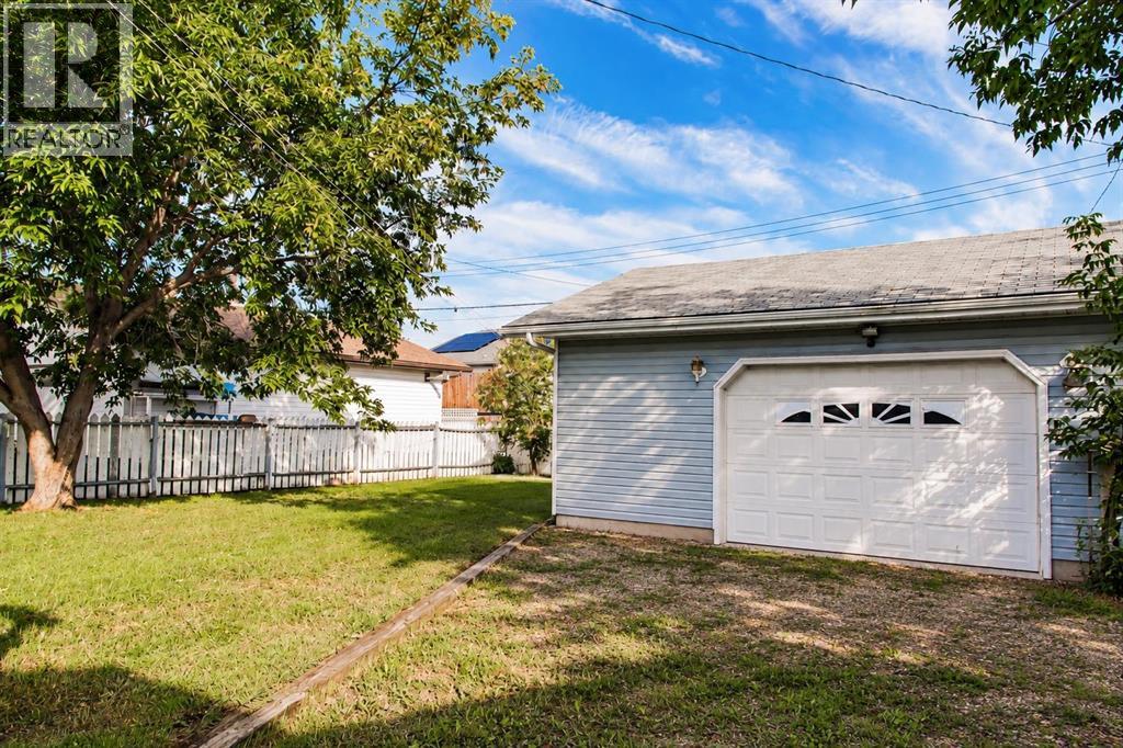 9712 105 Avenue photo 4