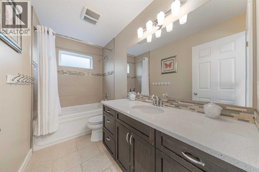11 Sienna Hills Place SW, Calgary, Alberta  T3H 2W1 - Photo 30 - A2340366