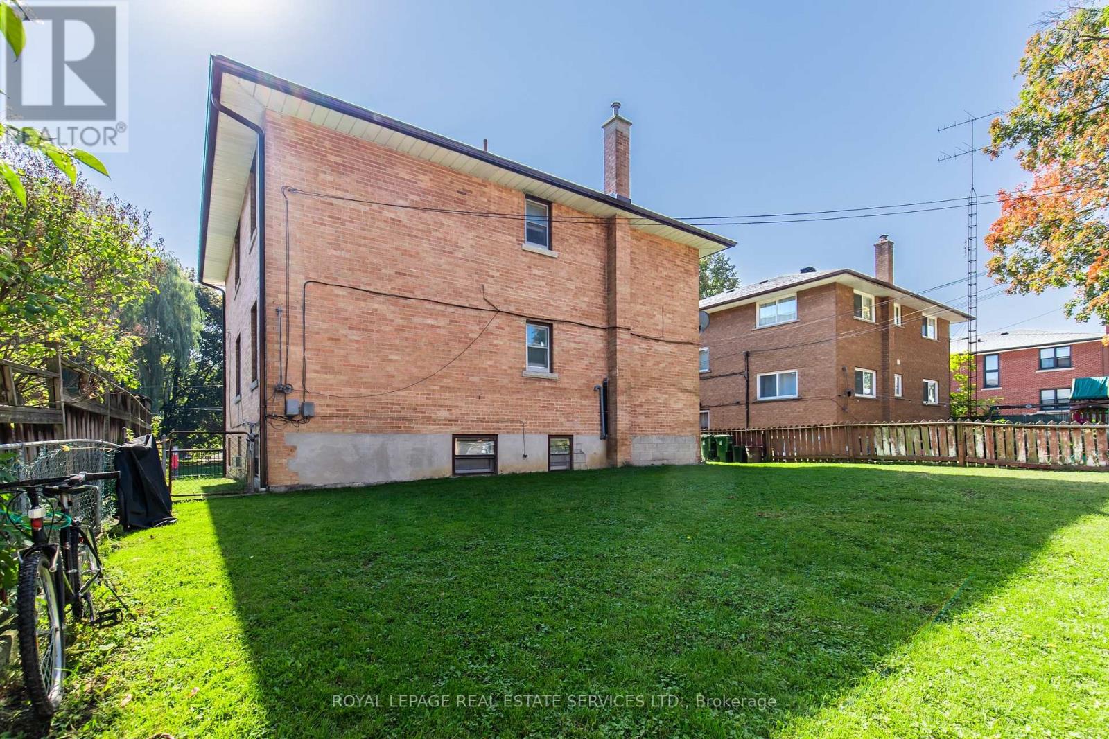 Basement Apartment - 20 Park Boulevard, Toronto, Ontario  M8W 1G7 - Photo 12 - W13766838