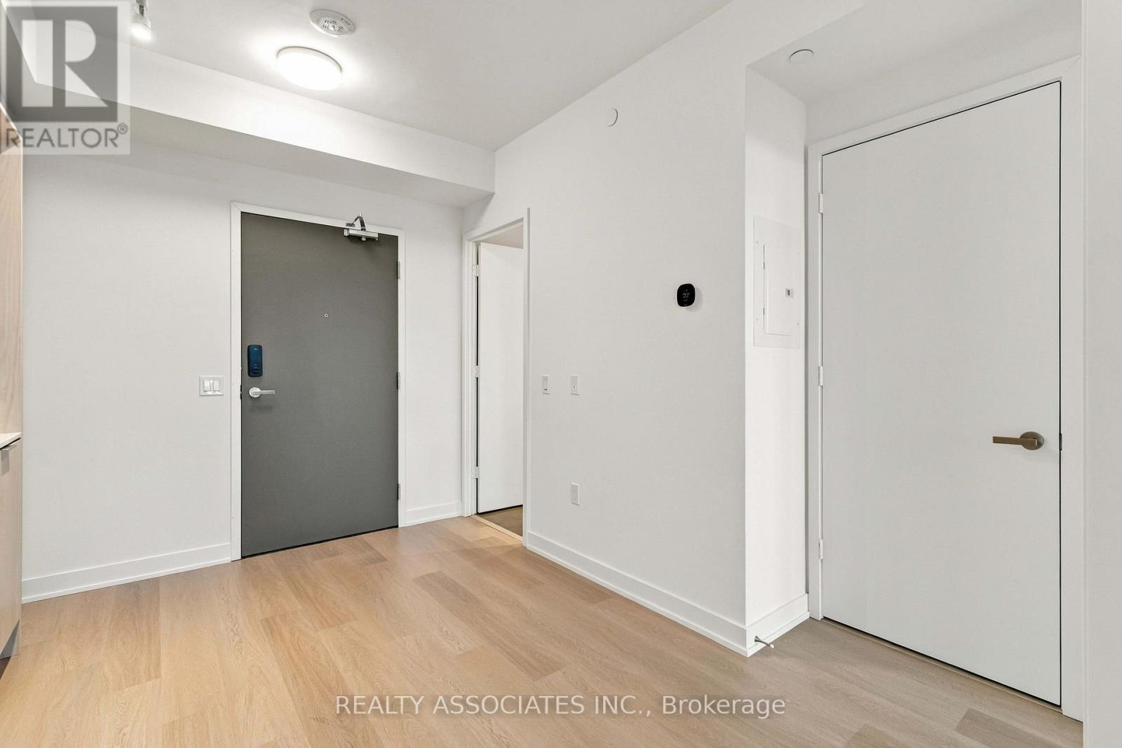 5703 - 448 Burnhamthorpe Road W, Mississauga, Ontario  L5B 0R4 - Photo 10 - W13810388