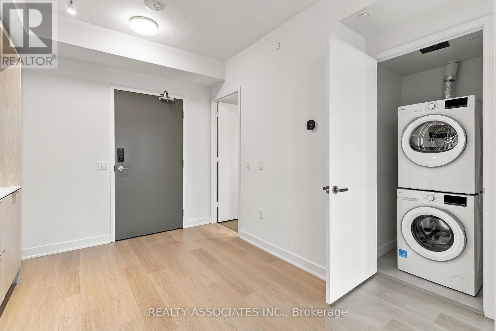5703 - 448 Burnhamthorpe Road W, Mississauga, Ontario  L5B 0R4 - Photo 11 - W13810388
