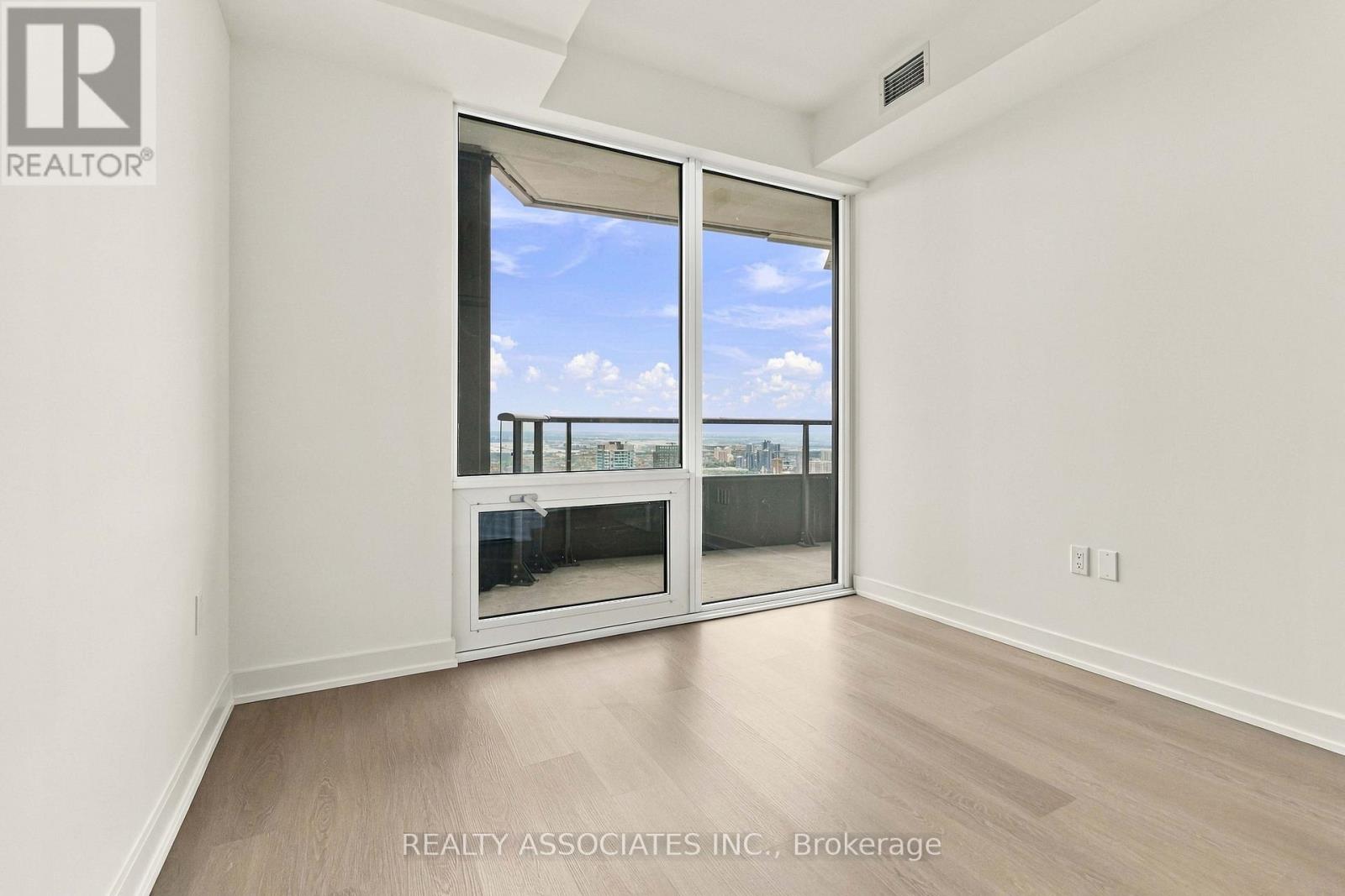5703 - 448 Burnhamthorpe Road W, Mississauga, Ontario  L5B 0R4 - Photo 23 - W13810388