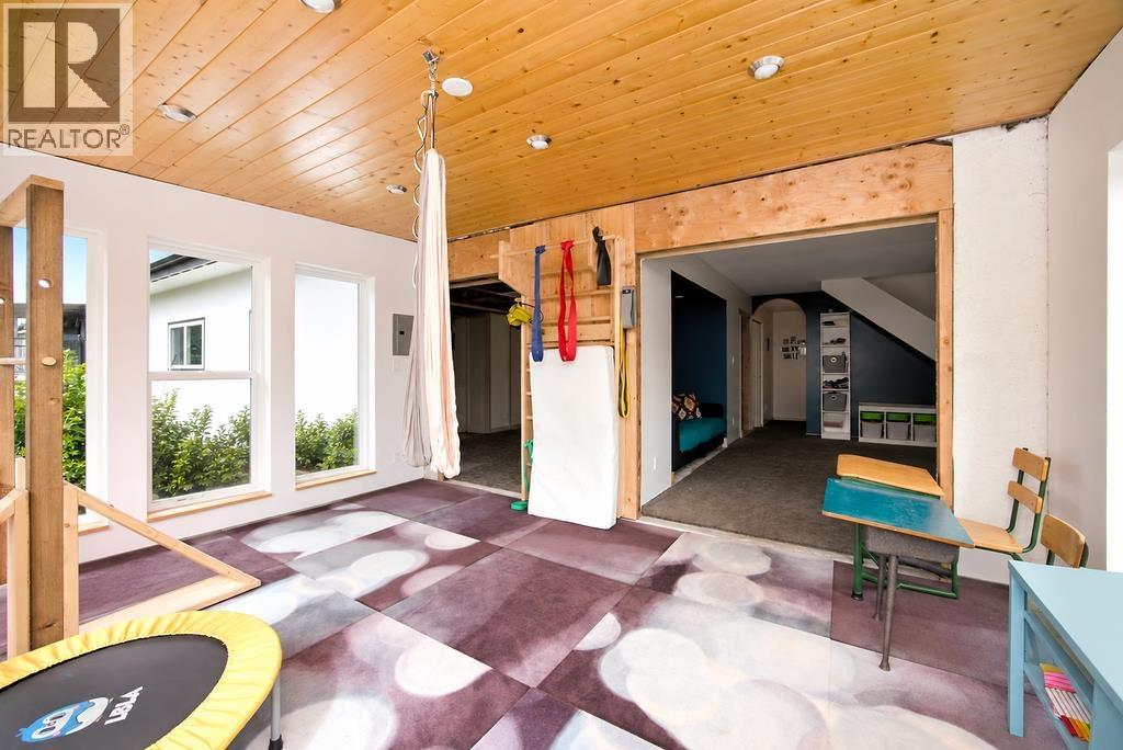 6447 Samron Road, Sechelt, British Columbia  V7Z 0M8 - Photo 17 - R3165546