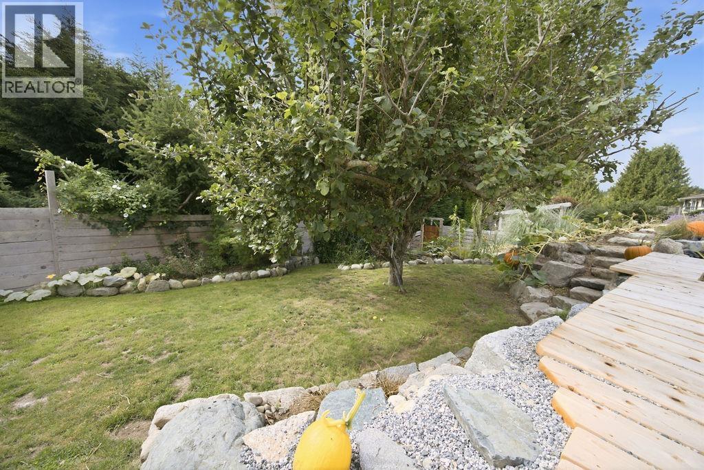 6447 Samron Road, Sechelt, British Columbia  V7Z 0M8 - Photo 31 - R3165546
