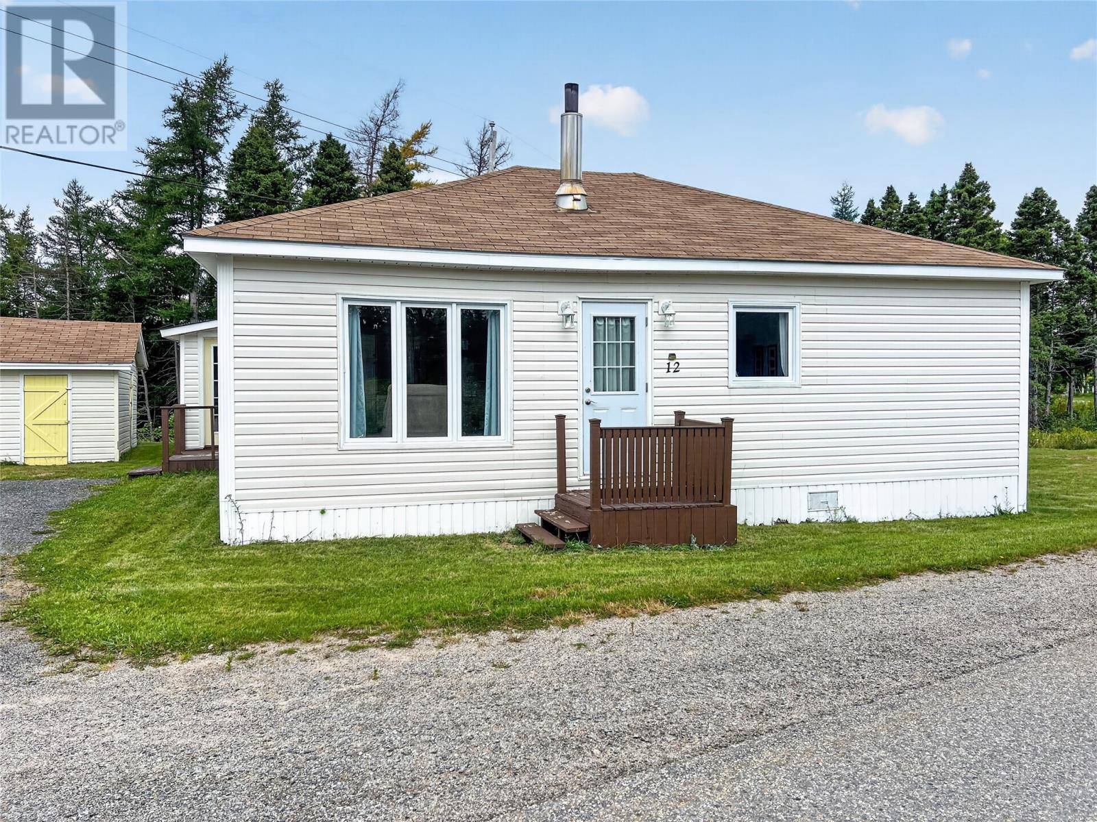 12 Riverside Road W, Glovertown