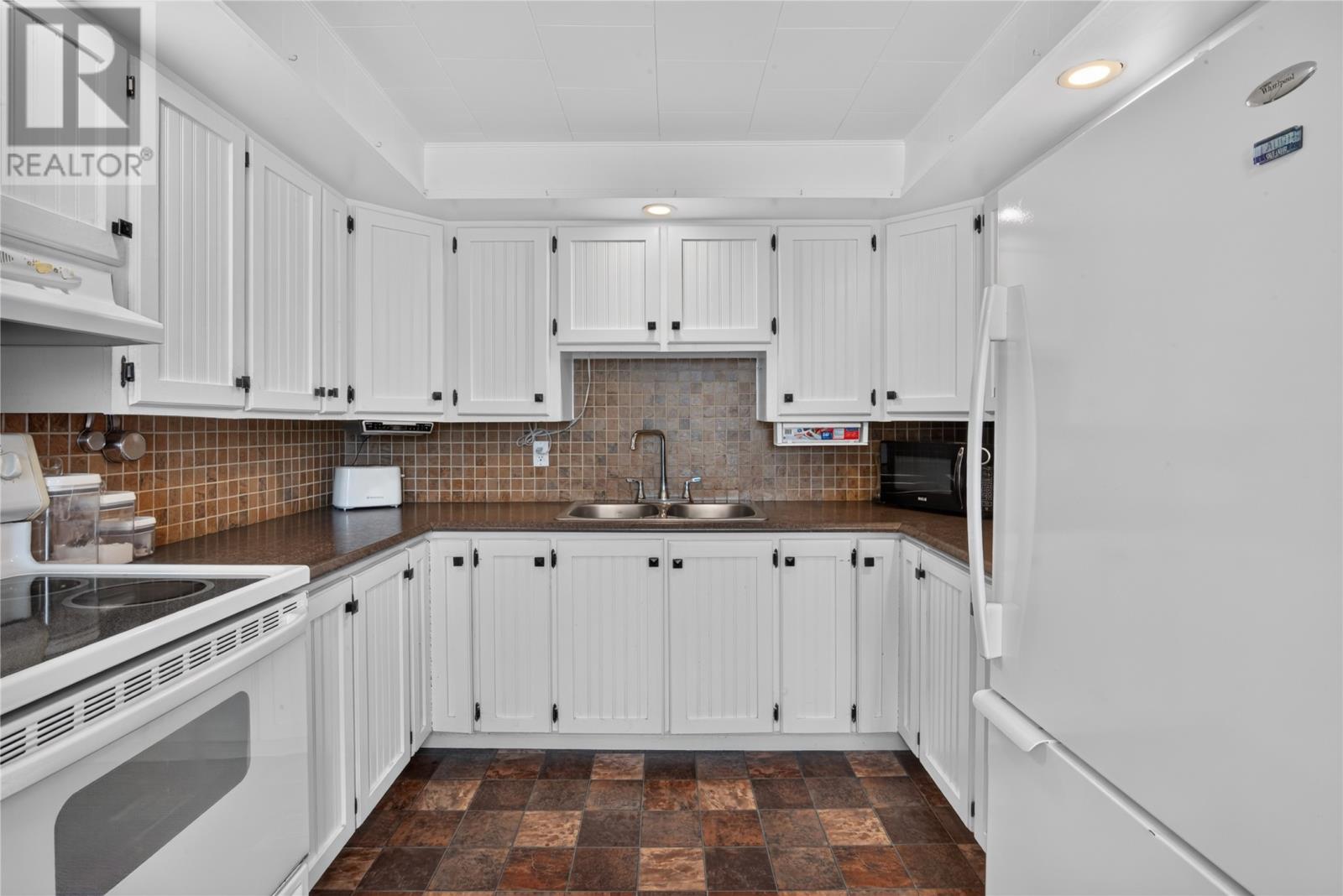 12 Riverside Road W, Glovertown — photo 4