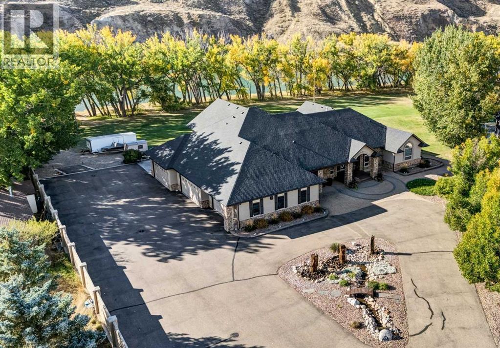 29 Sunvalley Court Sw, Redcliff, Alberta  T0J 2P0 - Photo 1 - A2293993
