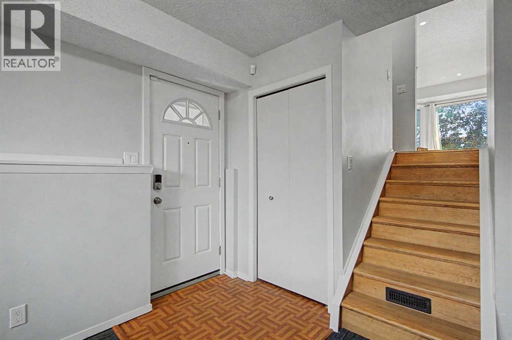 2444 Woodview Drive SW, Calgary, Alberta  T2W 4X7 - Photo 17 - A2343829