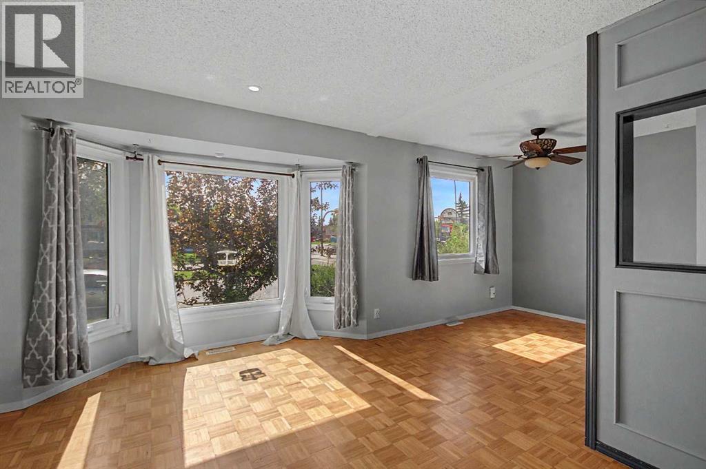 2444 Woodview Drive SW, Calgary, Alberta  T2W 4X7 - Photo 4 - A2343829
