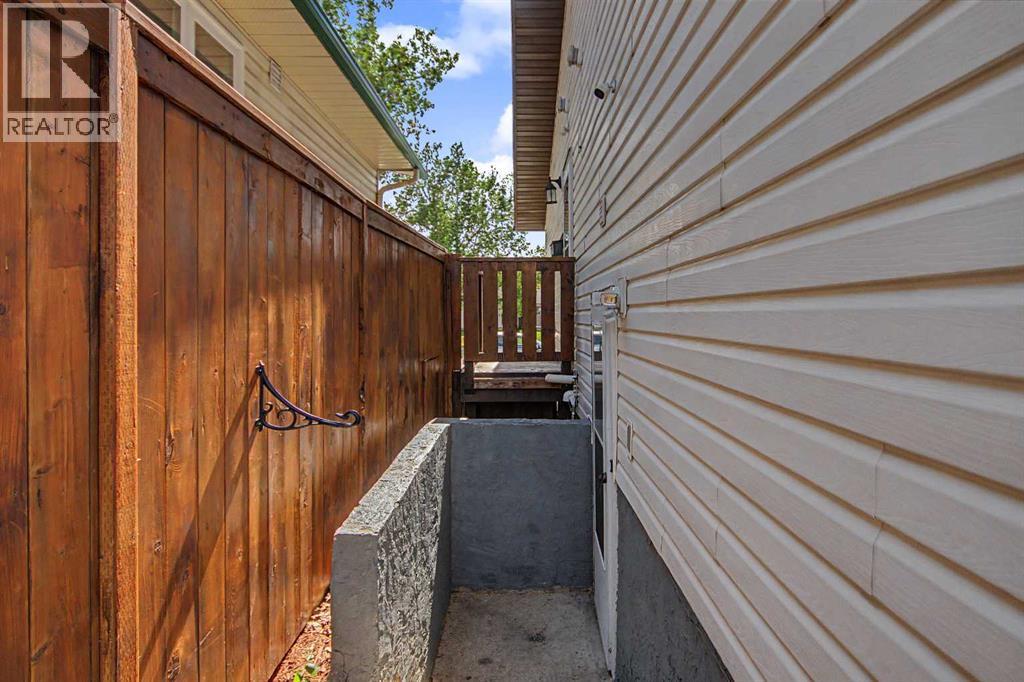 2444 Woodview Drive SW, Calgary, Alberta  T2W 4X7 - Photo 26 - A2343829